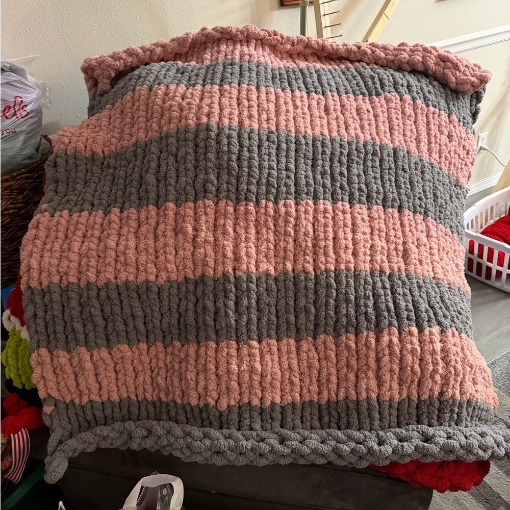 Chunky Knit Pink and Gray Blanket